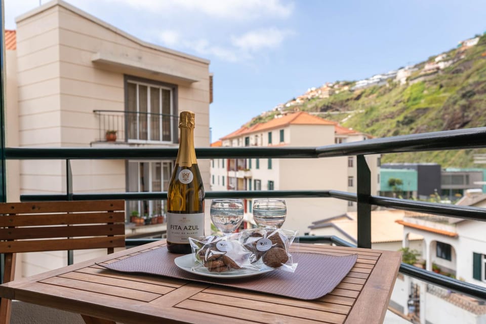 Property building, Natural landscape, View (from property/room), Balcony/Terrace, City view