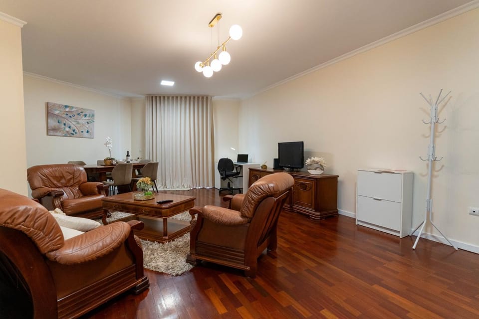 Property building, TV and multimedia, Living room, Seating area