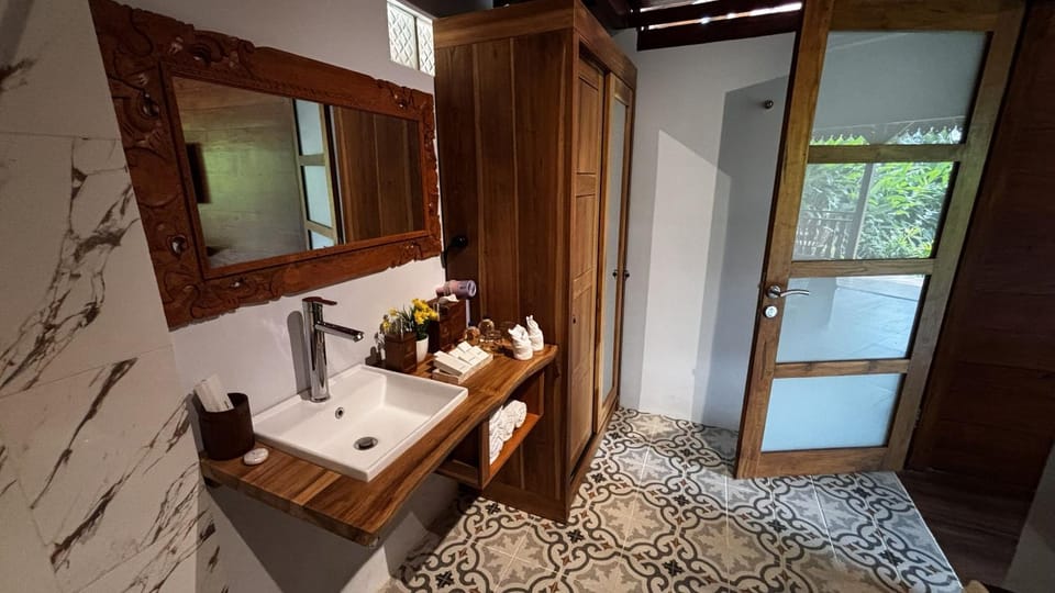 Bathroom, wardrobe