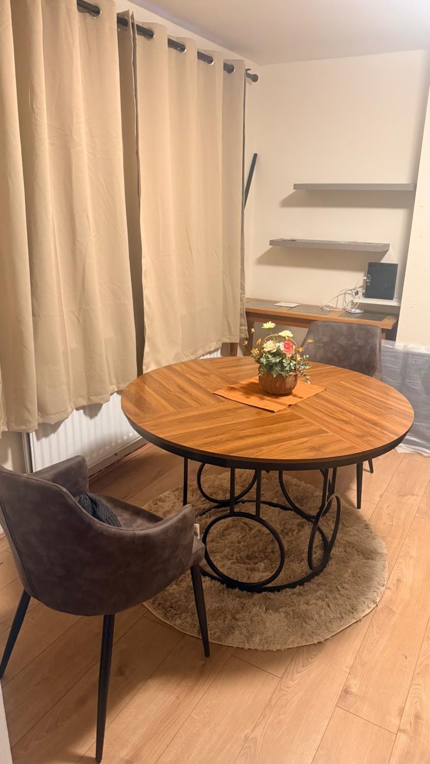 Living room, Seating area, Dining area