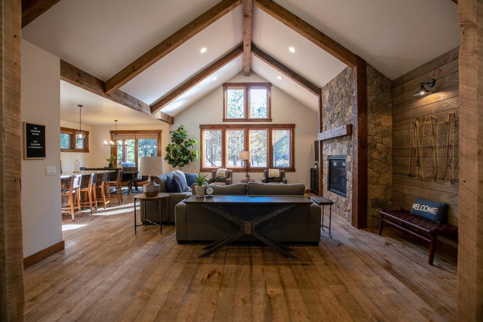 56682 Glowstone Loop House in Oregon
