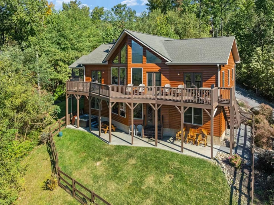 Eagles View House in Pittman Center