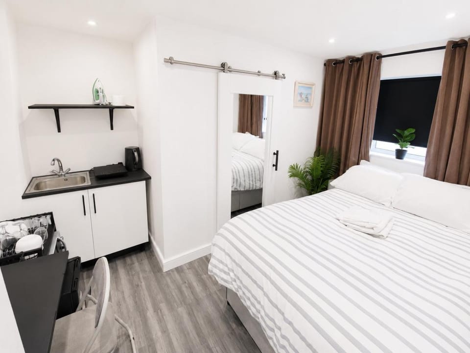 UNLIMITED-PEACE PRIVATE STUDIO APARTMENTs Apartment in Weston-super-Mare