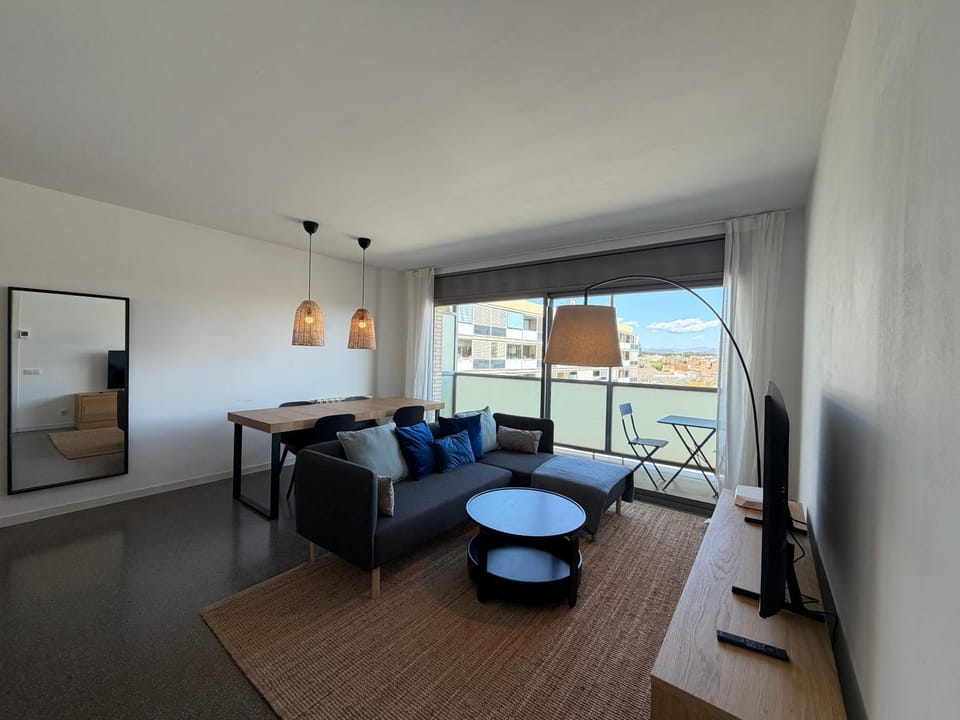 StayVNG Bright & Modern 2BR 231 l Centre Vilanova Apartment in Garraf