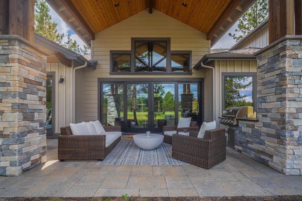 56700 Dancing Rock Loop House in Oregon