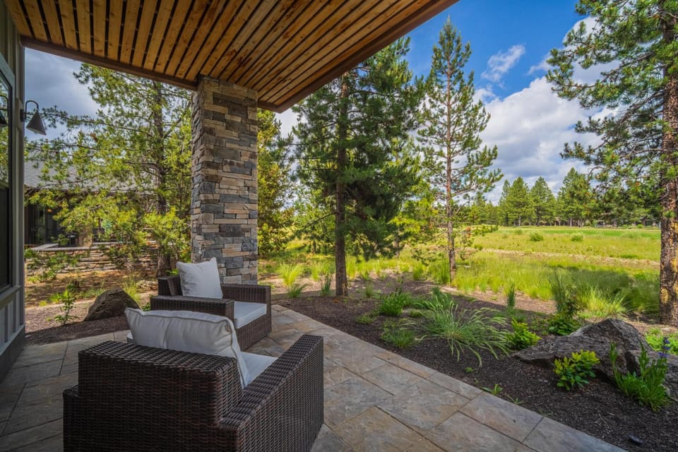 56700 Dancing Rock Loop House in Oregon