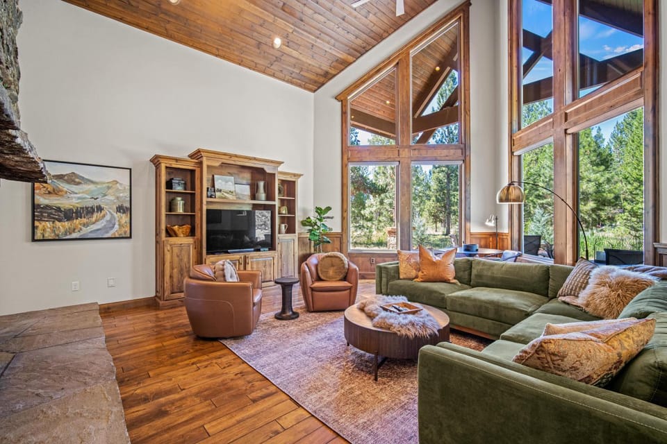 56457 Sunstone Loop House in Oregon