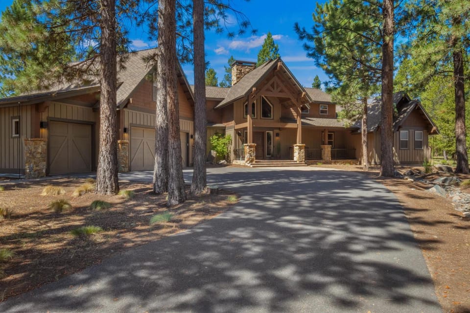 56457 Sunstone Loop House in Oregon