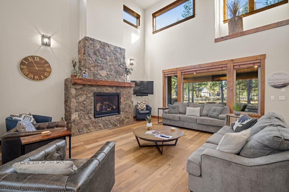 56704 Glowstone Loop House in Oregon