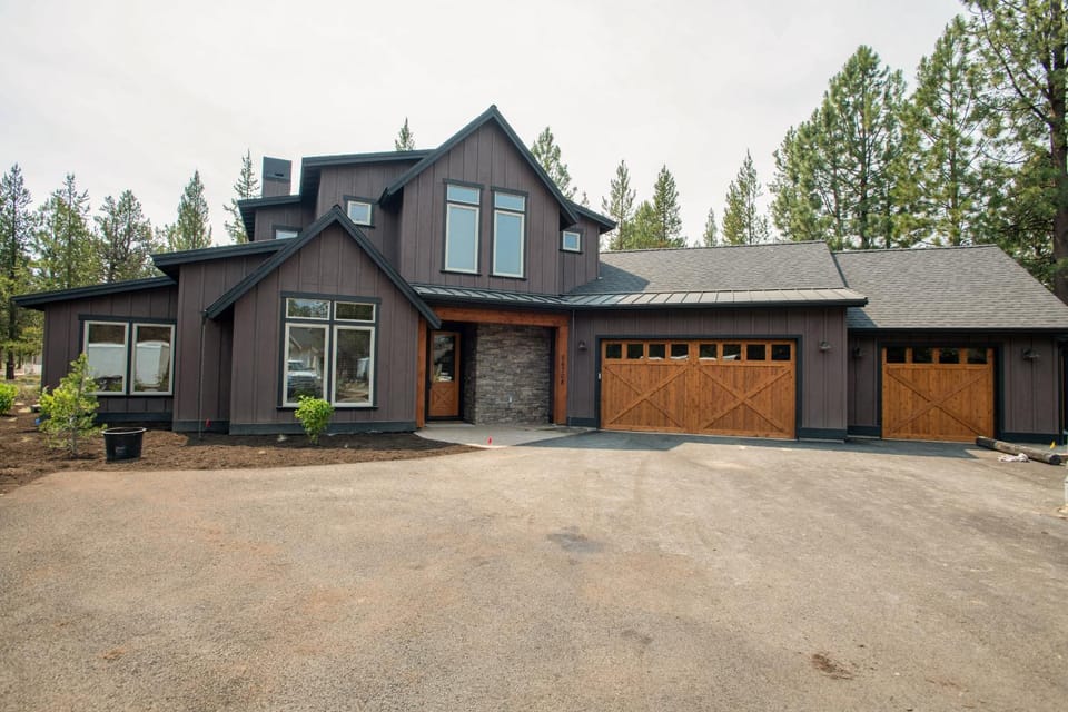 56704 Glowstone Loop House in Oregon