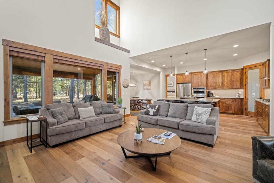 56704 Glowstone Loop House in Oregon