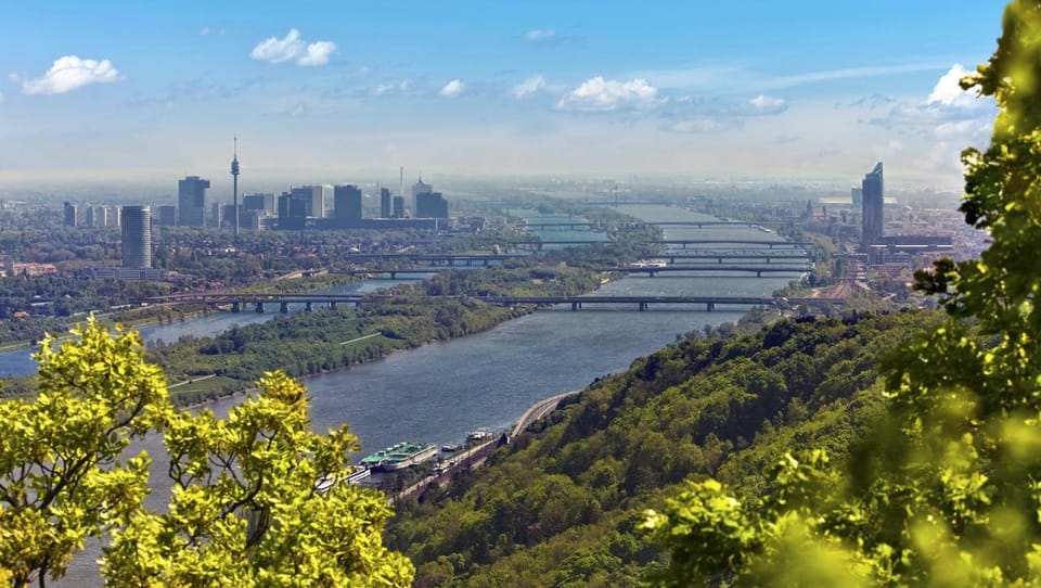 Peaceful Danube View & Still Close to City Apartment in Vienna