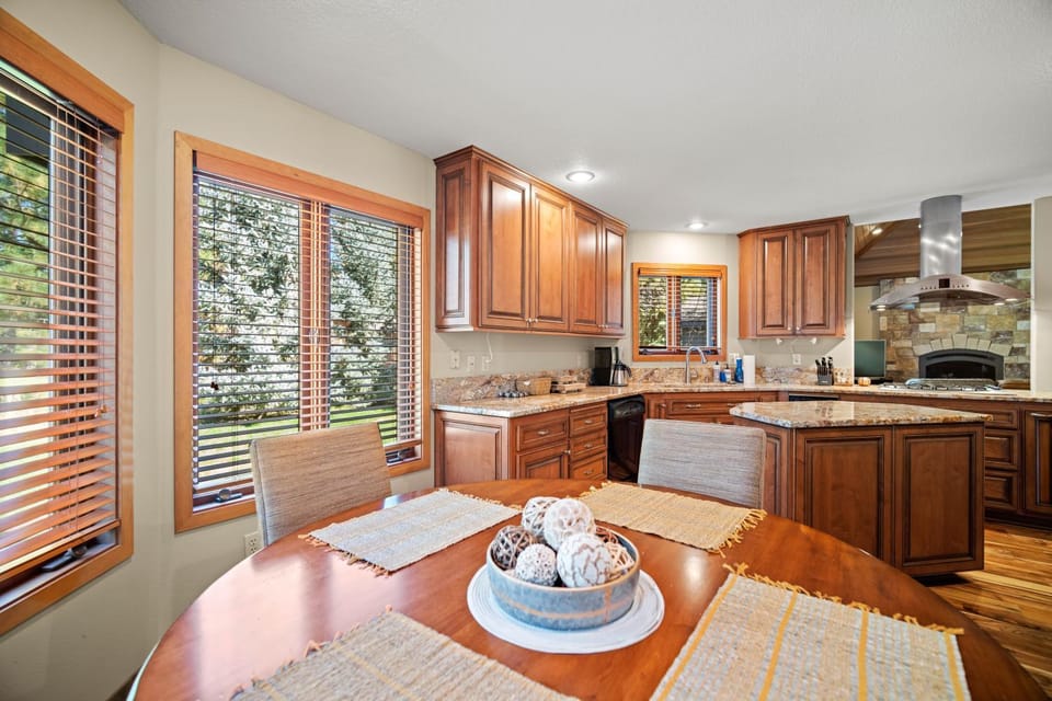 1 Playoff Lane House in Sunriver
