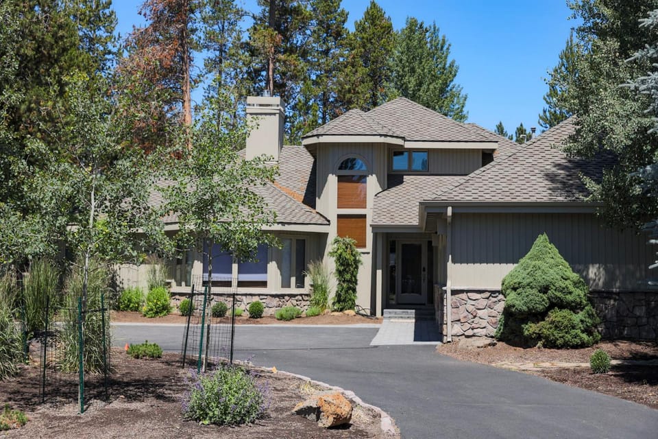 1 Playoff Lane House in Sunriver