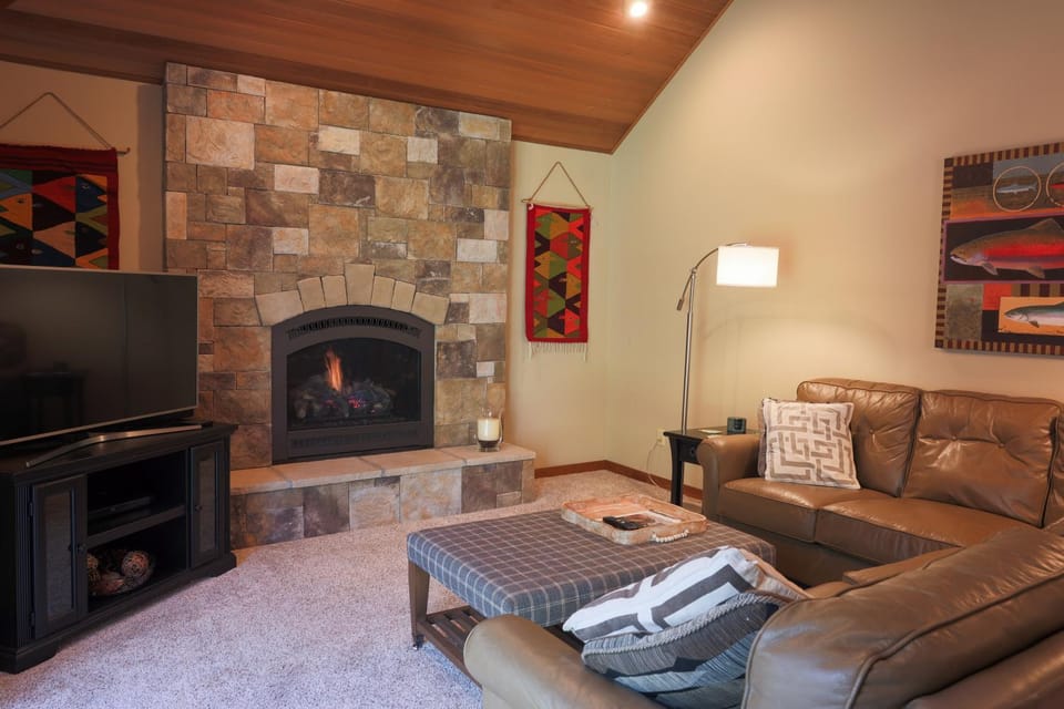 1 Playoff Lane House in Sunriver