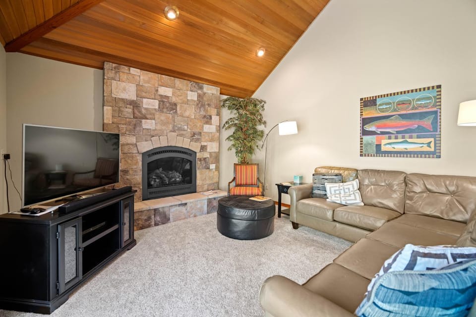 1 Playoff Lane House in Sunriver