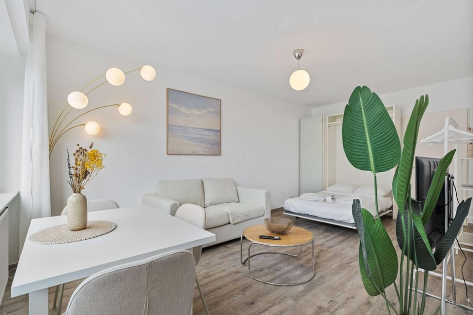 Bed, Living room, Photo of the whole room, Seating area, Bedroom