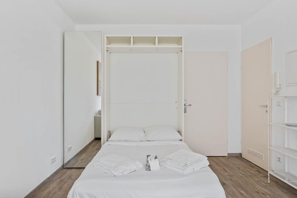 Bed, Photo of the whole room, Bedroom, towels, wardrobe