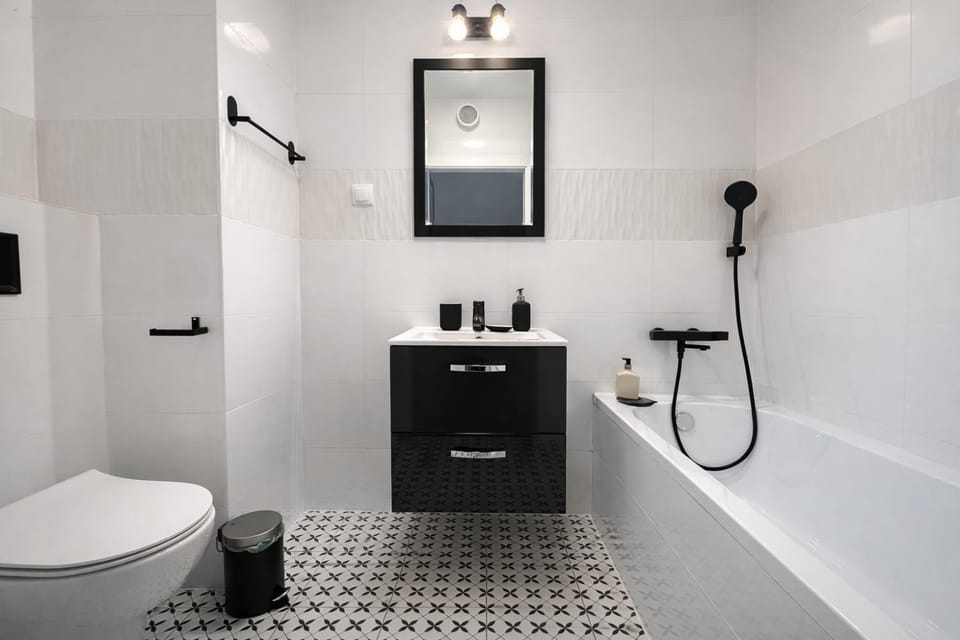 Bathroom, Bath