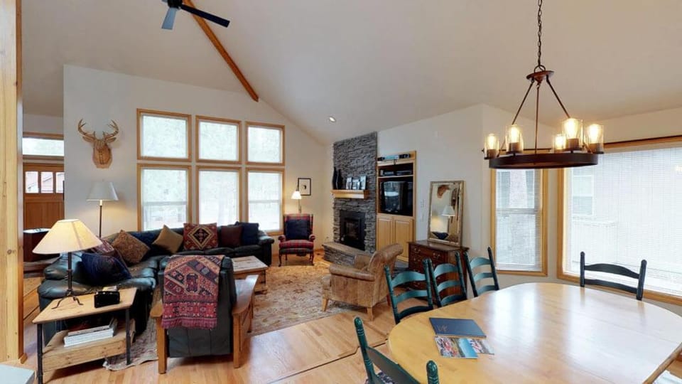 36 Kinglet Lane House in Sunriver