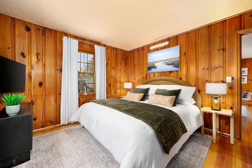Charming Cape Cottage in Dennis Port House in Dennis Port