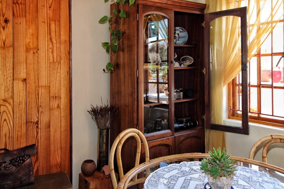 Zoete Inval Travelers Lodge-Backpacker Loft Hostel in Hermanus