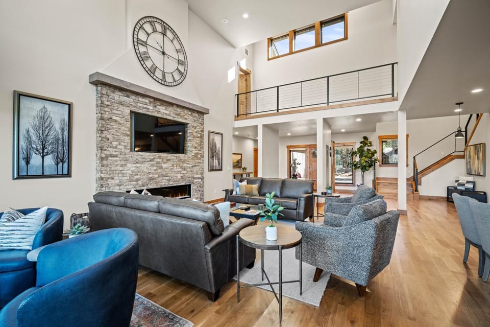 56826 Dancing Rock Loop House in Oregon