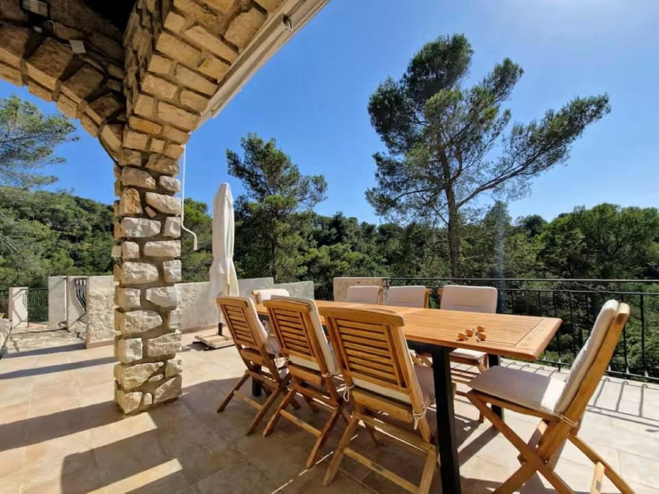 Patio, Dining area