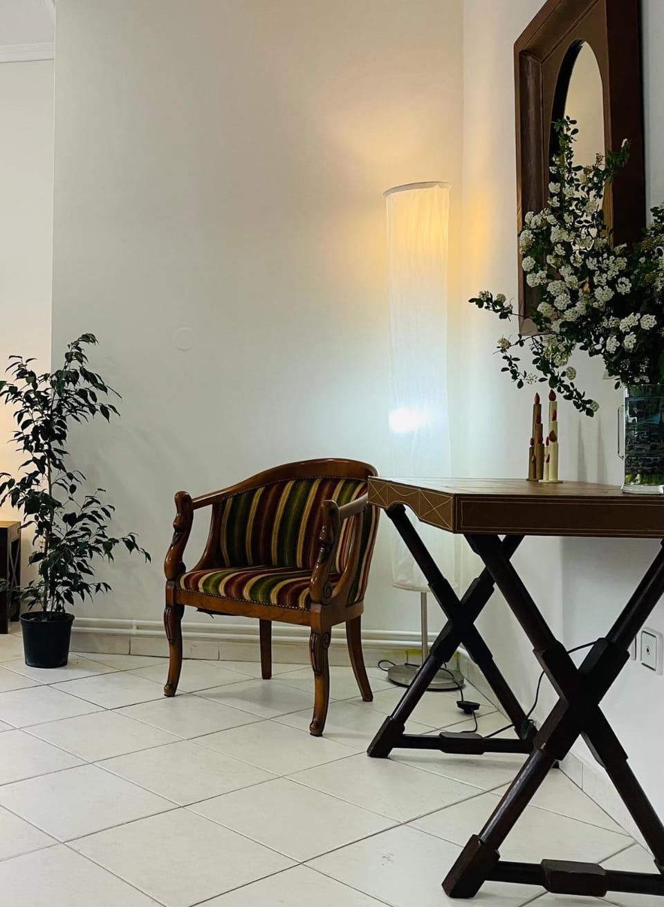 Property building, Seating area