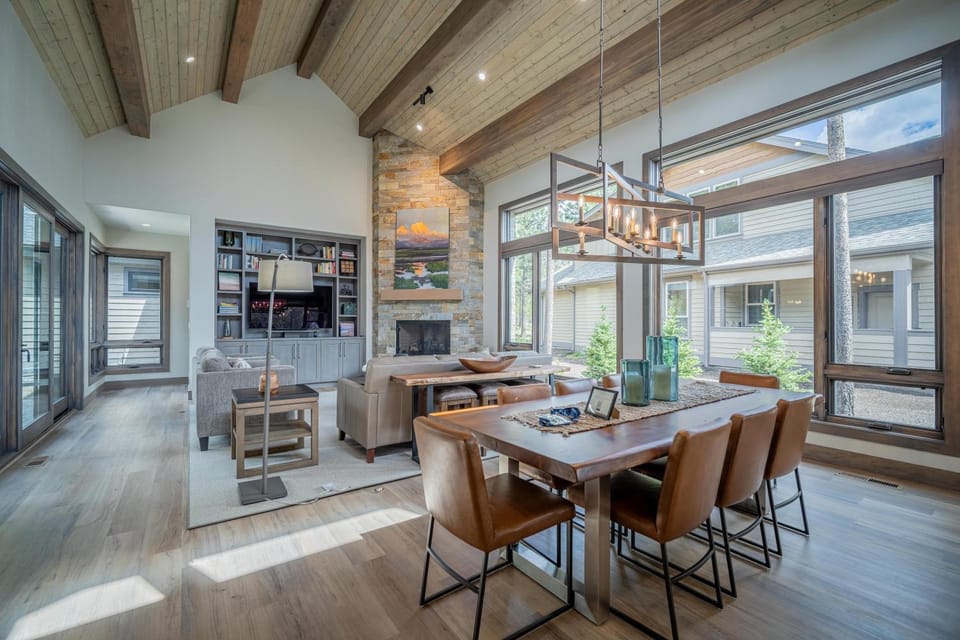 56881 Dancing Rock Loop House in Oregon