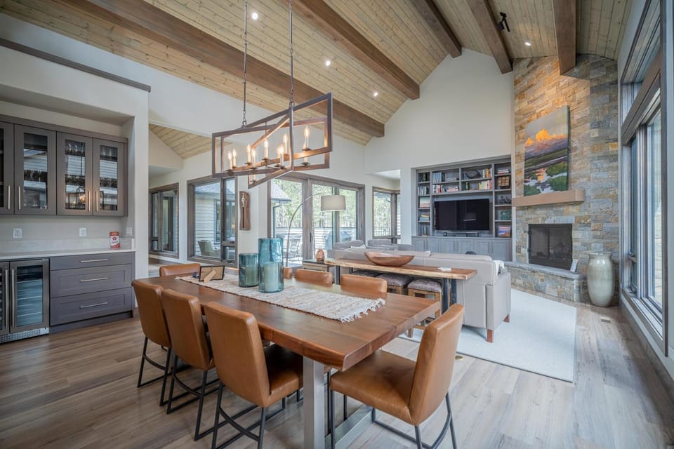 56881 Dancing Rock Loop House in Oregon