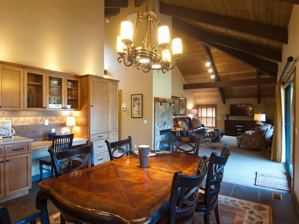 1 Kitty Hawk Apartment in Sunriver