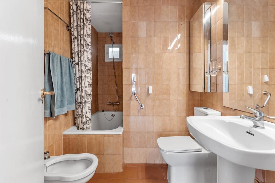 Bathroom, Living room