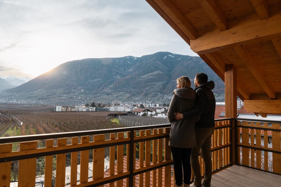 Nearby landmark, Natural landscape, View (from property/room), Balcony/Terrace, Mountain view