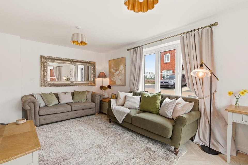 TV and multimedia, Living room, Photo of the whole room, Seating area