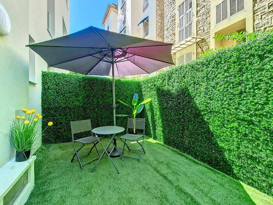 Patio, Garden view
