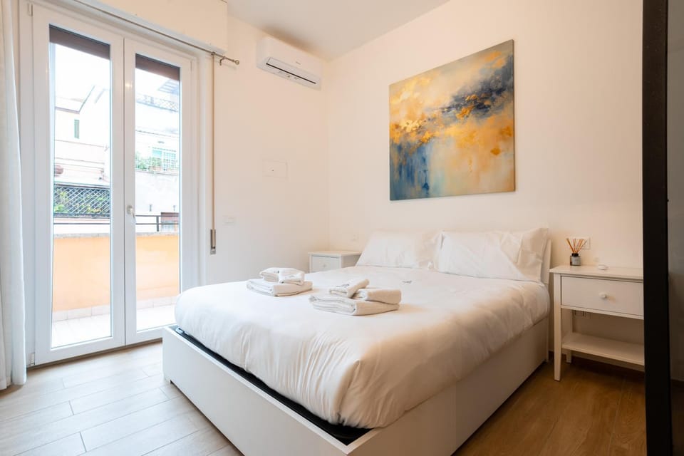Bed, Photo of the whole room, Bedroom, towels, air conditioner