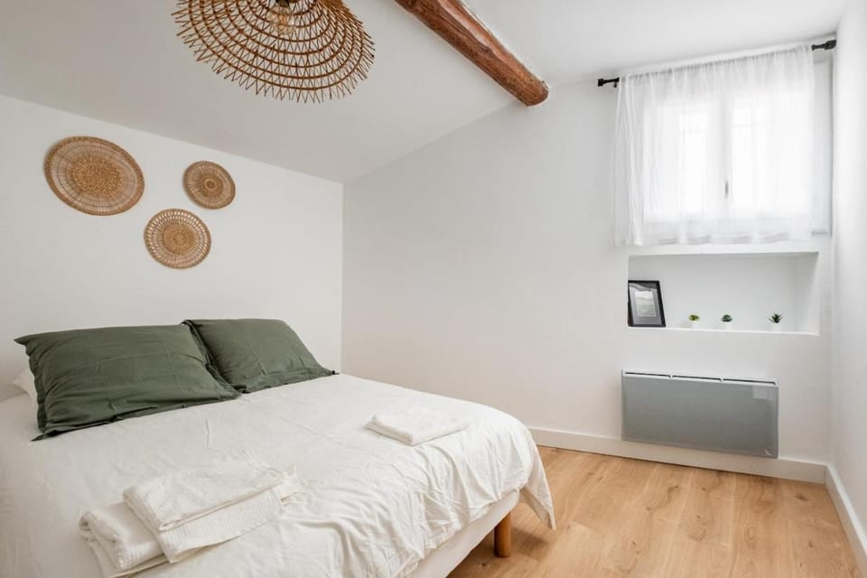 Bed, Photo of the whole room, Bedroom, cot