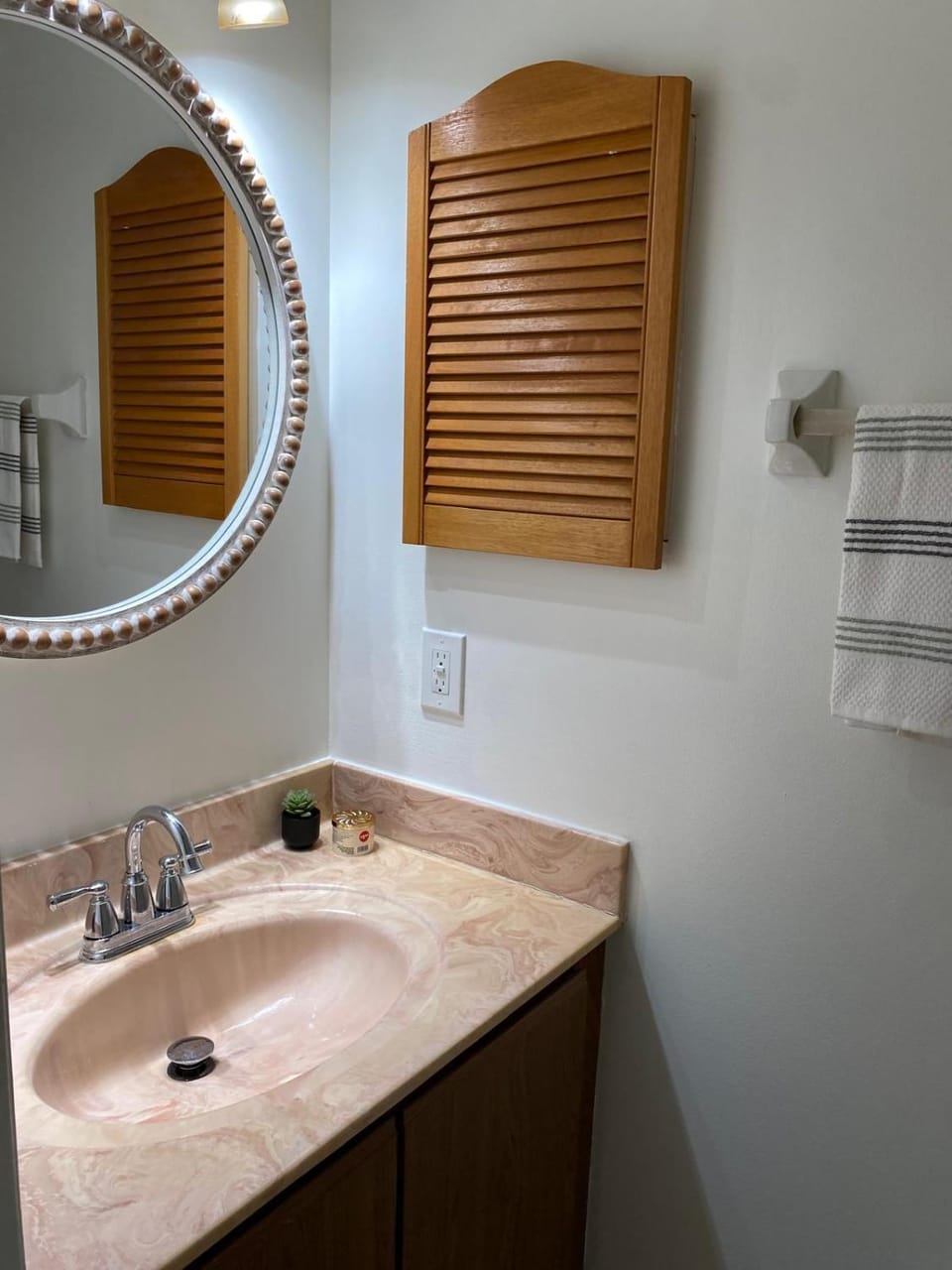 Cozy Townhome - Minutes to Beaches, Mayo, and TPC Apartment in Palm Valley