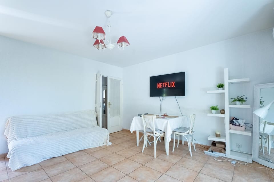 Summer Holidays Riviera Apartment in Nice