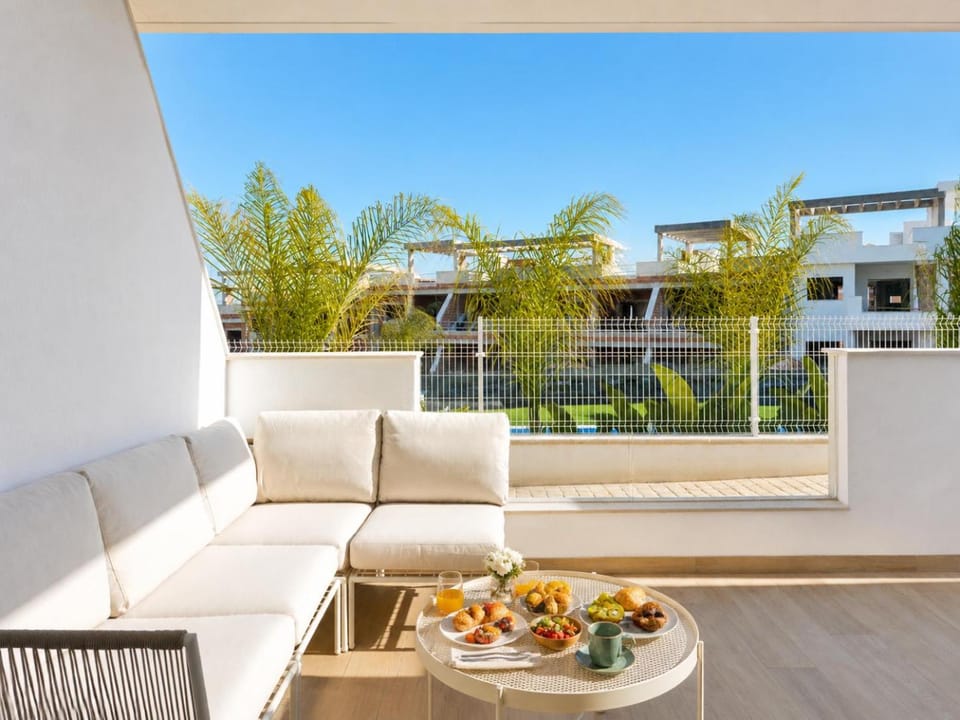 View (from property/room), Balcony/Terrace, Seating area