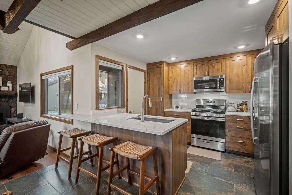 12 Tennis Village Apartment in Sunriver
