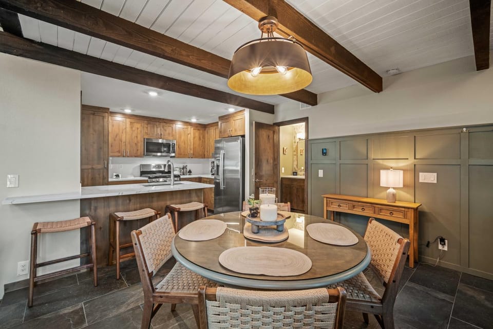 12 Tennis Village Apartment in Sunriver
