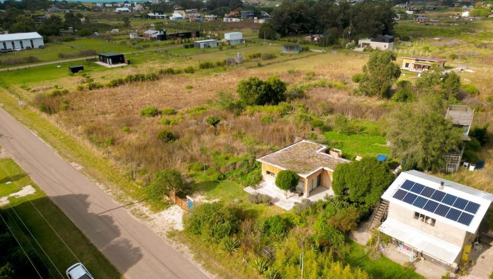 Property building, Facade/entrance, Off site