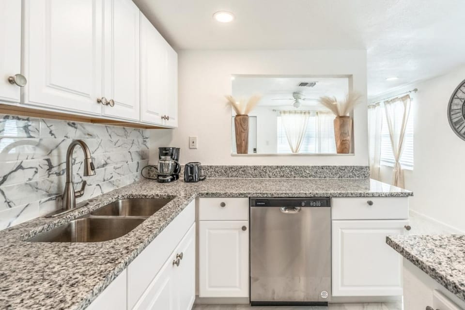 Noel Real Estate Apartment in East Naples