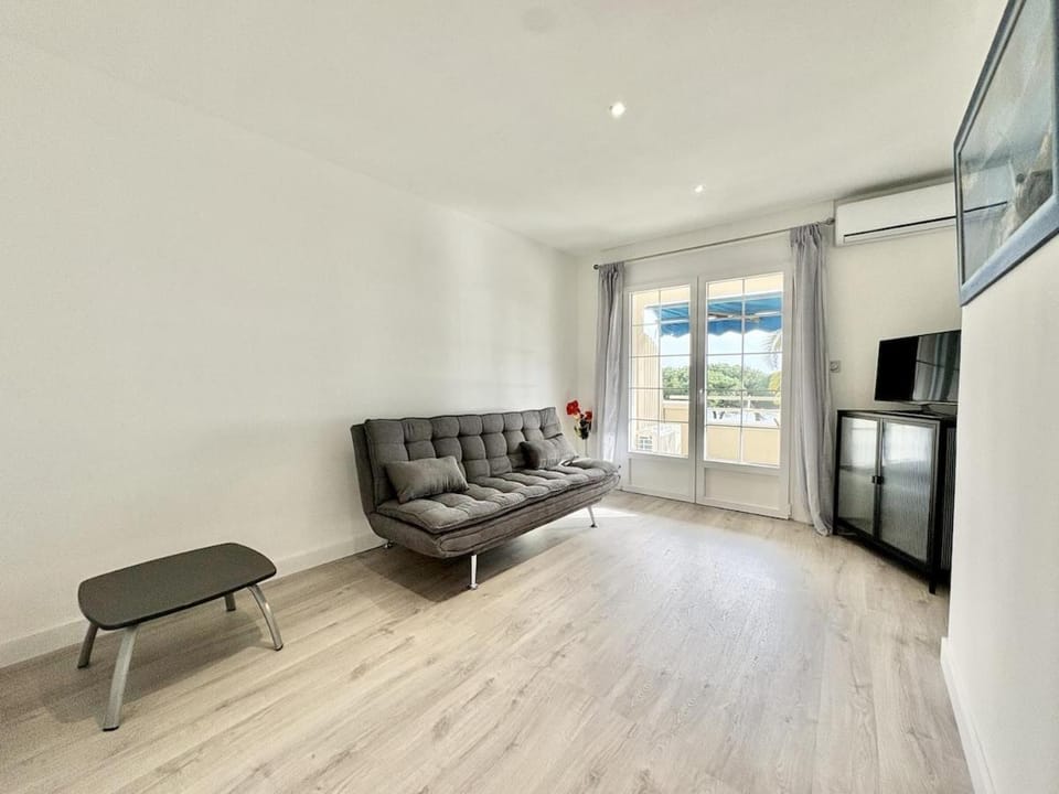 Appartement neuf, front de mer, accès direct plage Apartment in Fréjus