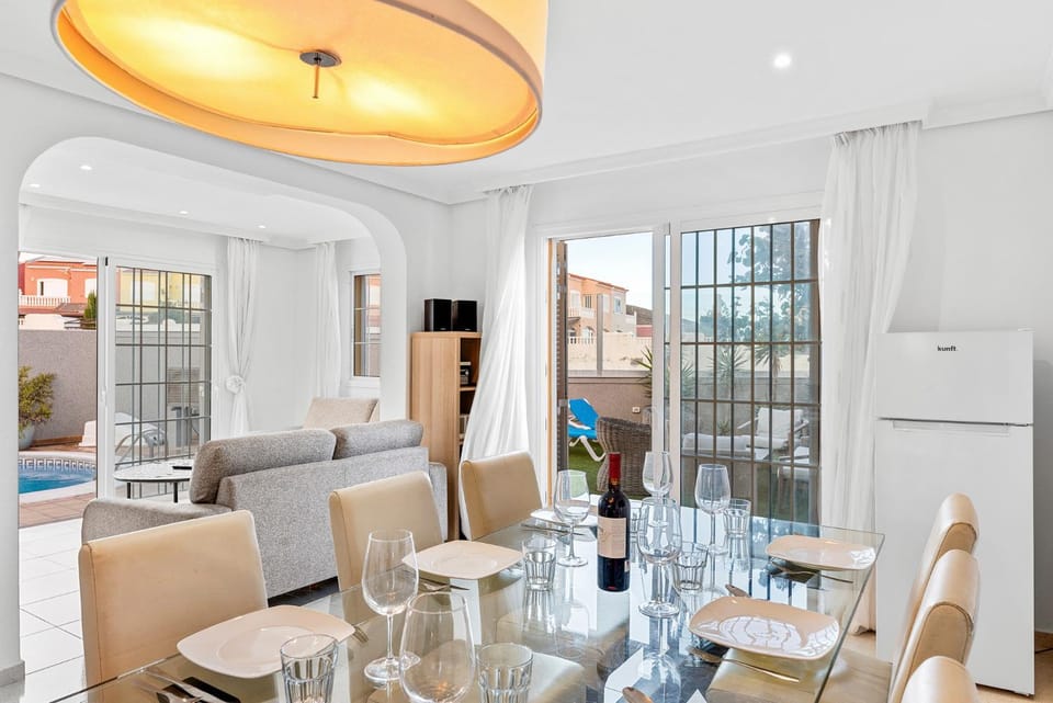 Living room, Seating area, Dining area