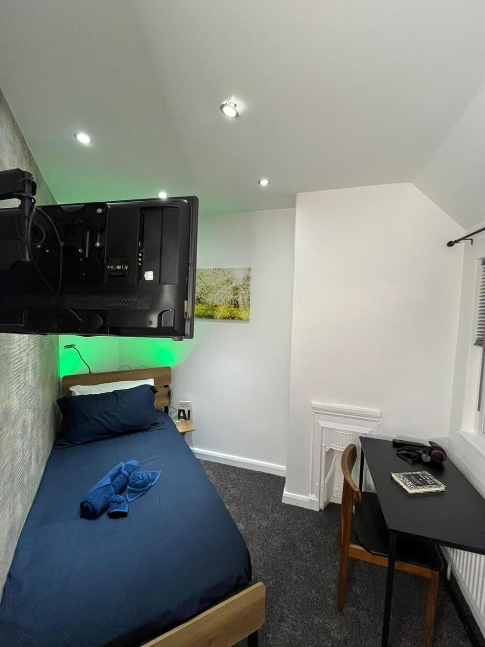 TV and multimedia, Photo of the whole room, towels