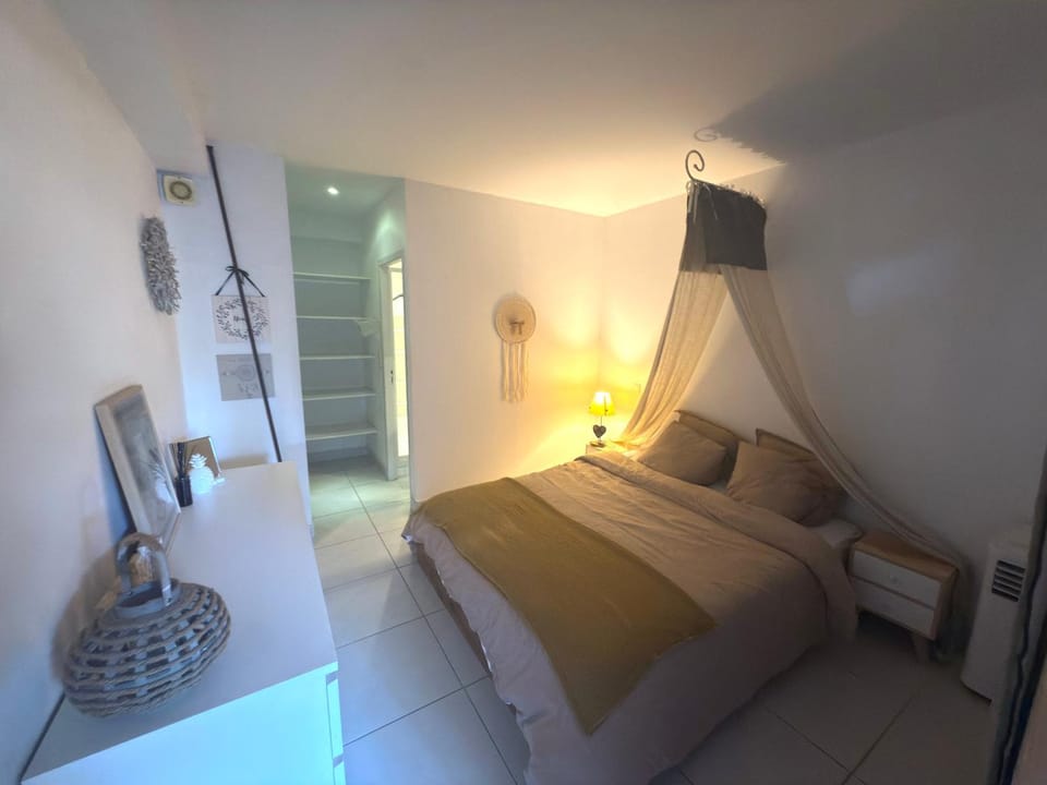 Bed, Bedroom, storage