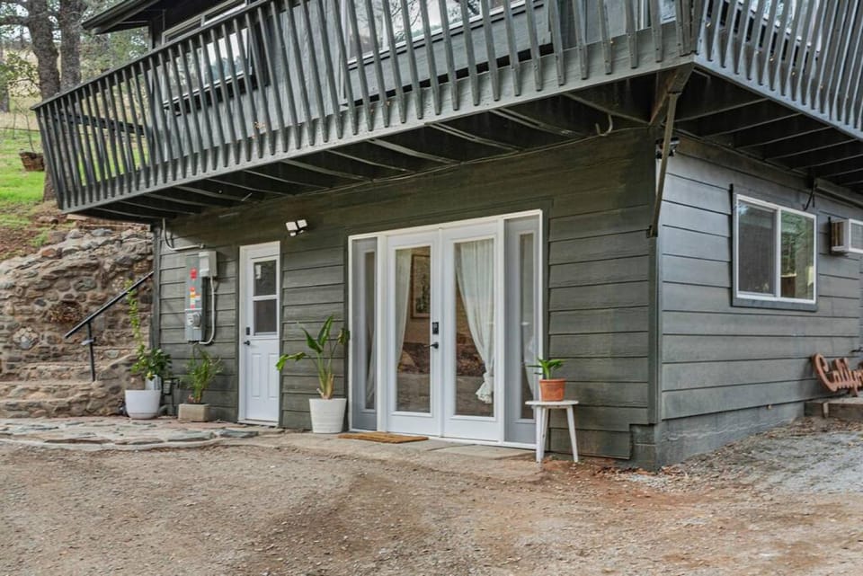 Beautiful Sequoia Hideout Modern with Views Apartment in Three Rivers